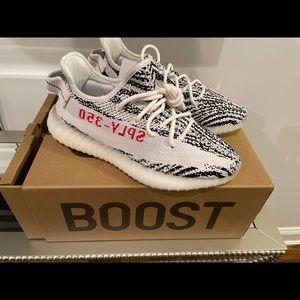 Yeezy Boost 350 V2 MENS SIZE 7 (WOMENS 8.5)